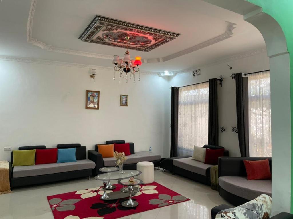Evelina House Hostel Boma la Ngombe Bagian luar foto