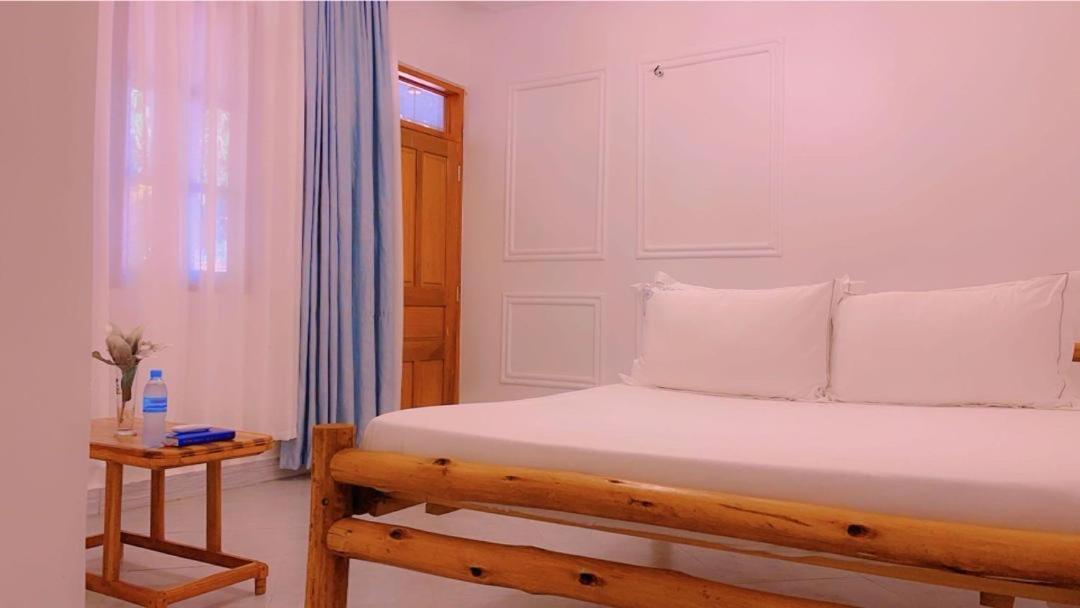 Evelina House Hostel Boma la Ngombe Bagian luar foto